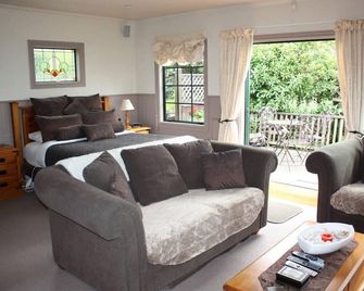 Private seaside couples hideaway - Kaka Point - Sala de estar