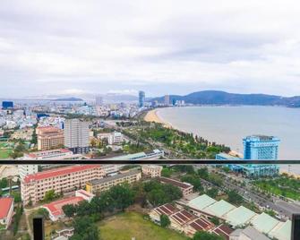 1 minutes to the theme Sea! Family-sized condo with modern amenities - Qui Nhon - Balcony