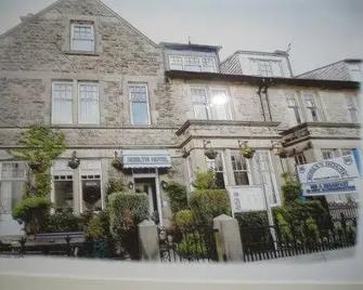 Roslyn House - Harrogate - Building