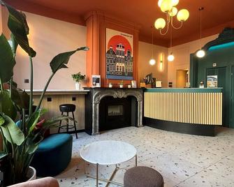 Heart of Amsterdam Hostel - Amsterdam - Front desk
