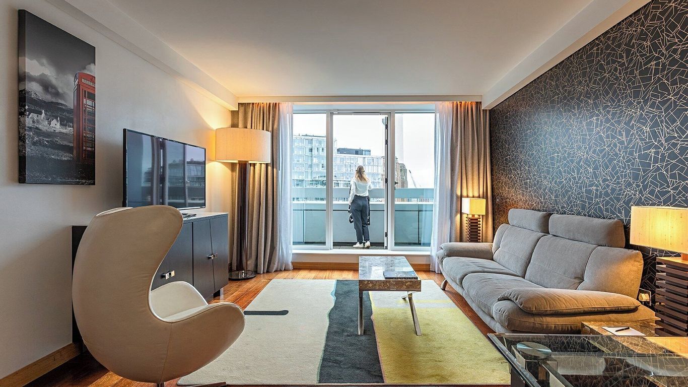 Pestana Chelsea Bridge