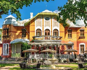 Villa Ammende Restaurant and Hotel - Pärnu