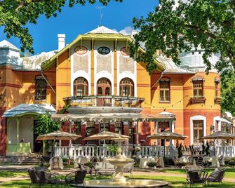 Villa Ammende Restaurant and Hotel - פארנו
