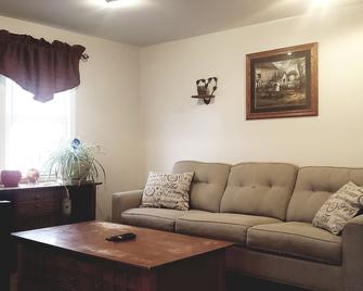 Cozy cottage in Warwick's West Bay - Warwick - Salon