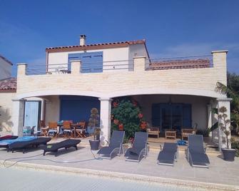 The Montaigu cottage - Flaux - Patio