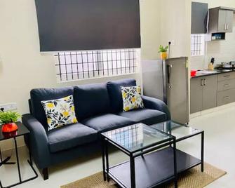 Bluo Park View 1bhk Hsr Layout - Terrace Garden - Bangalore - Pokój dzienny