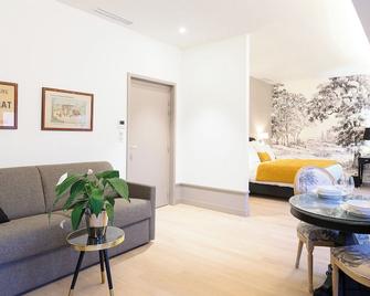 Les Suites BB, Champagne Besserat de Bellefon - Epernay - Sala de estar