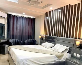 Hotel H6 - Rawalpindi - Bedroom