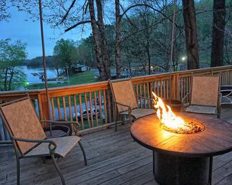 Holiday Hills Resort - Eddyville - Balcony