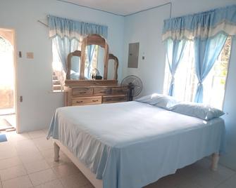 Muris Light Sanctuary - Shettlewood - Bedroom