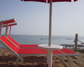 Masseria Fortificata Donnaloia - Monopoli - Strand