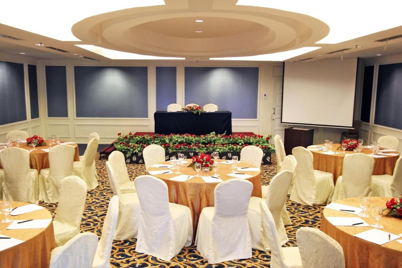 Harmoni One Convention Hotel & Service Apartments thumbnail 3