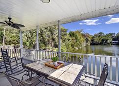 Serenity Lake Cottage - Brunswick - Restaurant