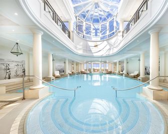 Hotel du Palais Biarritz - in the Unbound Collection by Hyatt - Biarritz - Uima-allas
