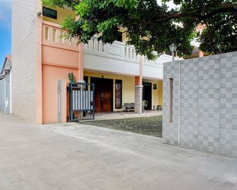 Hotel O Griya Cewang Syariah - Bekasi - Budova