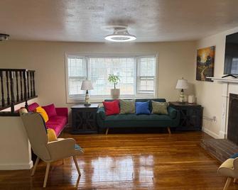 Hyannis Hideaway in Cape Cod - Barnstable - Wohnzimmer