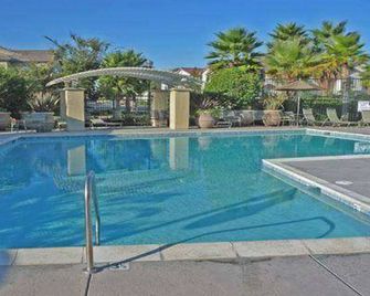 Lepark White Luxury With Pool & Spa Next To Downtown Airport Golden 1, Hospitals - Sacramento - Pool