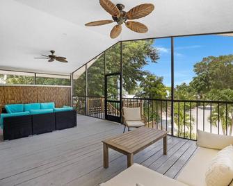 Beachfront Hideaway In The Heart Of Key Largo! Your Own Private Beach! - Key Largo - Balkón