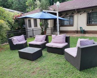 Jackies Guest House - Durban - Patio