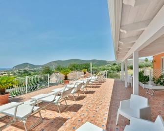 Hotel Ristorante Colleverde - Castellabate - Varanda