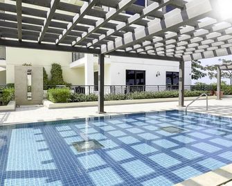 Lux The Elegant Sea View Suite - Dubai - Pool