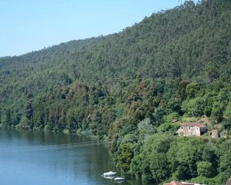 Figurino Do Douro - Melres - Vista del exterior
