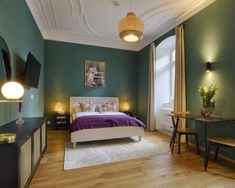 Grimm's Schlossapartments - Wurzburg - Bedroom