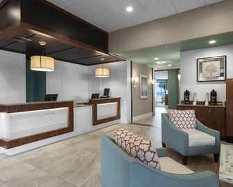 The Strand - A Boutique Resort - Myrtle Beach - Front desk