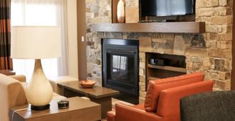 Gorgeous Luxury 2 bedroom villa w/Ski Valet - Truckee - Living room