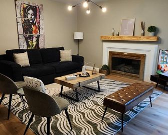 Nucor/Kokosing Welcome!! Peaceful and Private Ranch - Huntington - Wohnzimmer