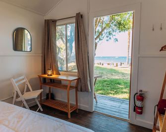 White s Landing Catalina Camp - Avalon