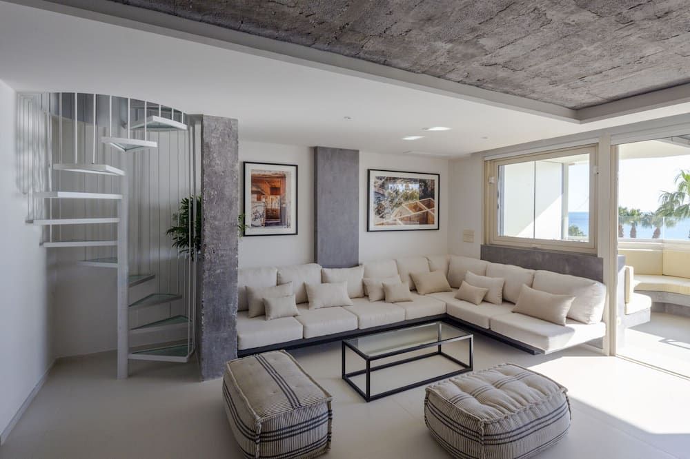 Casa Pirulo Sea View by Caleta Homes - מלאגה - סלון