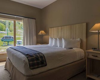 Burke Mountain Hotel - East Burke - Bedroom