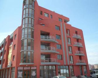 Salt Lake Aparthotel - Pomorie - Edificio