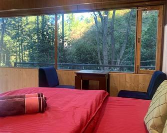 Pine Trails Jungle Camp - Kasauli - Ložnice
