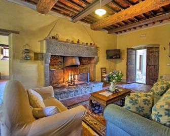 Villa Poggiolino - Country Villa With Swimming Pool In Casentino Valley, Tuscany - Subbiano - Вітальня