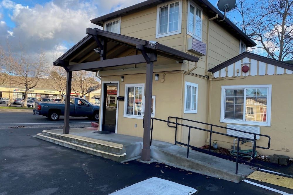 North Bay Inn Santa Rosa - סנטה רוזה - בניין