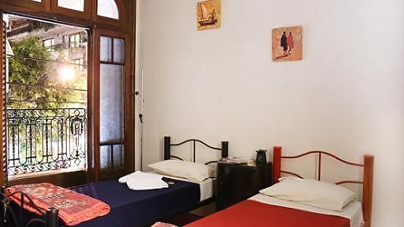 Petit Recoleta Hostel