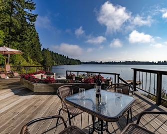 Sunrise Cabin Lake Nahwatzel Stocked Lake 2Bd/1Bth - Shelton - Balkón