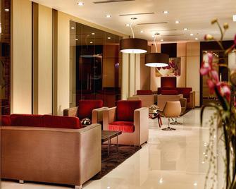 Orchardz Hotel Ayani - Pontianak - Lounge