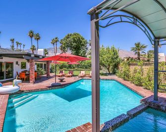 South Palm Springs Vacation Home with Amazing Views - Palm Springs - Pool