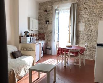 20 m'Arênes de Nîmes Large studio / mezzanine - Nîmes - Soggiorno