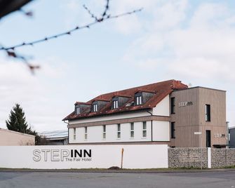Step Inn The Fair Hotel - Rosbach vor der Höhe - Gebäude