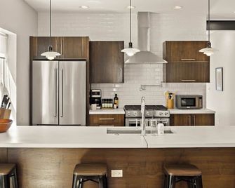 Highlands Square Bungalow - Private Yard - Garage - Denver - Cocina