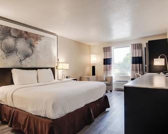 Cottonwood Suites Savannah Hotel & Conference Center - Savannah