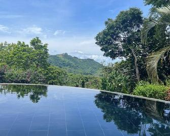 Villa La Fortuna Altos del Maria - Sorá - Piscina
