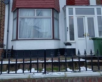 Warm and cosy home - London - Building