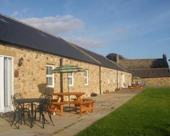 Cottage Bull Pen room at Hamsteels Hall - Durham - Patio