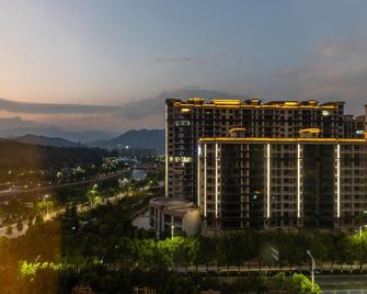 Huaqi International Hotel - Meizhou - Building