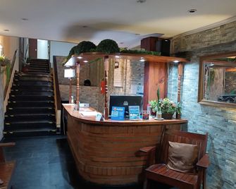 Hotel La Gran Manzana - Puerto Iguazú - Front desk